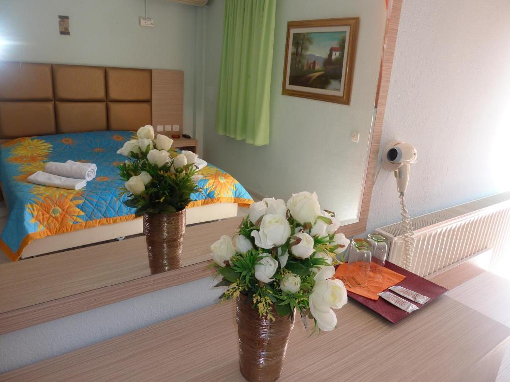 Hotel White Rose Beach Olympiakí Aktí Rum bild